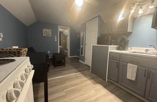 Alburg Apartment | Adorable one bedroom, 5 min walk to the lake