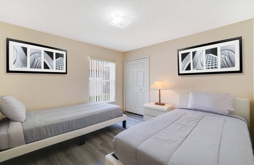 Santa Cruz House | Adorable Private Pool Home| 3Bed 2Bath| Right next to ChampionsGate and Publix Shopping Center