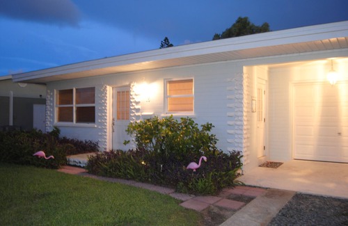 Ormond-by-the-Sea House | Adorable Surf Side Cottage