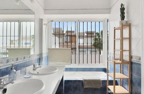 Marbella Apartment | Adosado con solarium y piscina en Marbella Este - VISTAMAR 16