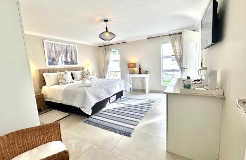 Saint Francis Bay House | Adrift Guesthouse