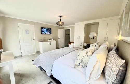 Saint Francis Bay House | Adrift Guesthouse