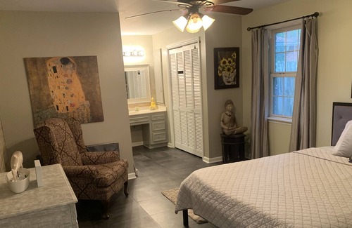 Augusta Cottage | Adult Retreat