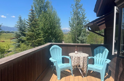 South Park Apartment | Adventure All Day, Relax All Night in this cozy two bedroom.