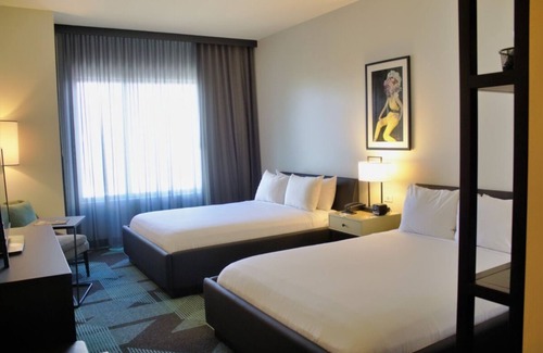 Downtown Las Vegas Hotel | Adventure Awaits! 3 Convenient Units! Rooftop Pool