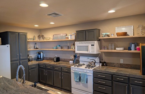 Greenehaven House | Adventure Base Near Lake Powell —nHikes, Views, Comfort & Pet Friendly