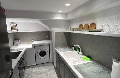 Naxos Apartment | Aegean Breeze Minimal Central