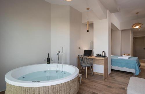 Makrys Tichos Apartment | Aequor Luxury Rooms & Apartments