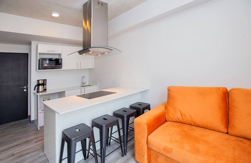 Mata Redonda House | Aesthetic, centric building with multiple amenities and activities.