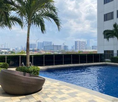 Barangay 76 Apartment | Aesthetic walking distance to MOA,near NAIA AIRPORT with NETFLIX,MINIVIDEOKE,BOARDGAMES-DUXE3