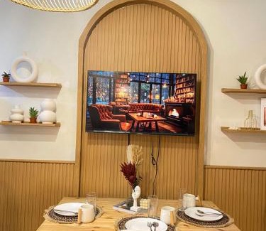 Barangay 76 Apartment | Aesthetic walking distance to MOA,near NAIA AIRPORT with NETFLIX,MINIVIDEOKE,BOARDGAMES-DUXE3