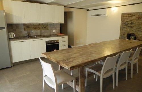 San Terenzo Monti Apartment | Affittacamere Borgo degli Artisti boutique rooms