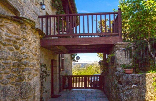 Cerdedo Villa | Affluent Mansion in Cerdedo with Private Swimming Pool