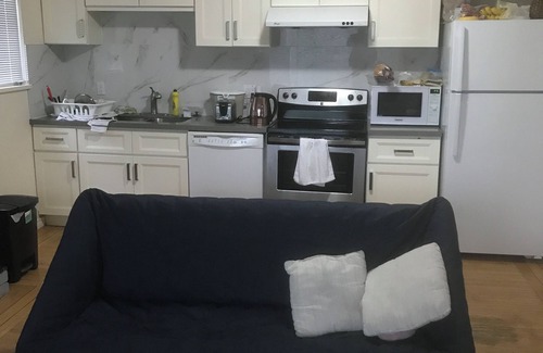 Richmond House | Affordable 2nd fl 2 guests if double bed is fine