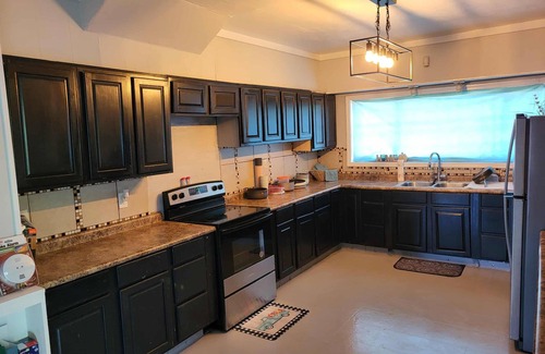 Monroe House | Affordable 7-bedroom house on the bayou in Monroe