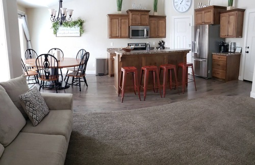 Idaho Falls House | Affordable Family Getaway- 90 minutes to Yellowstone