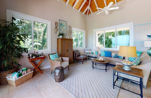 Estate Little Saint Thomas House | Affordable Luxury~ 2 Pristine Beaches ~ Privacy ~ Villa Sea and Sky, Botany Bay