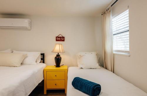 West Congress House | Affordable New Build at SoCO Eateries, King Bed, Rain Shower, Big Fenced Yard