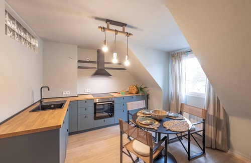 Golzheim Apartment | Africa Lodge with infra red sauna Düsseldorf city center