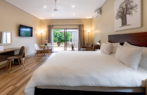 White River Hotel | African Sky Hotels - Pine Lake Inn