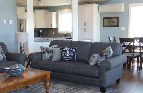 Brackley Beach House | Afterglow Cottage - Waterview & Just 5 min to Nat'l Park Beaches!