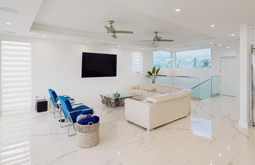 Sexton Cove Estates House | Afternoon Delight