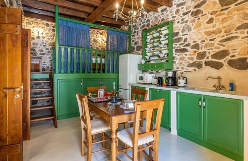 Piskokefalon House | Aggel's House - stone house - private pool - courtyard - countryside views