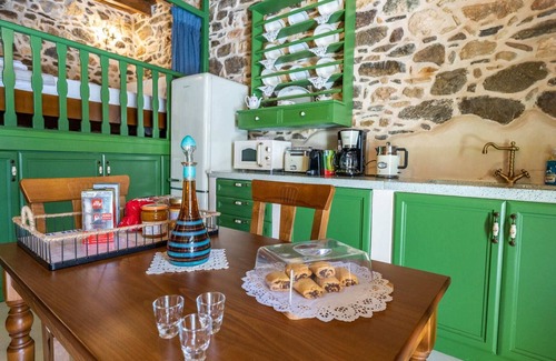 Piskokefalon House | Aggel's House - stone house - private pool - courtyard - countryside views