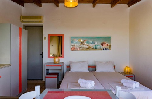 Daratsos Apartment | Agii Apostoli Studios