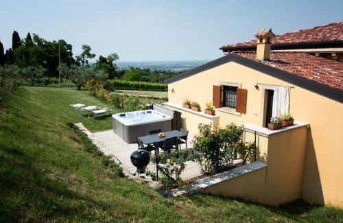 Nord-Ovest Apartment | Agriturismo Corte Busòla jacuzzi riscaldata uso esclusivo ad un passo da Verona