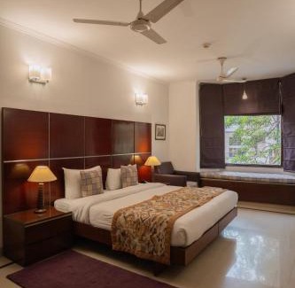 DLF City Hotel | Ahuja Residency DLF Phase 2