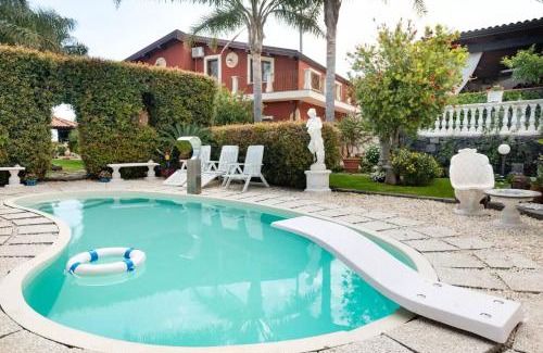 Santa Venera-Portosalvo Villa | Ai confini dell' Etna private pool