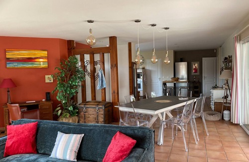 Leon House | Air-conditioned 4* Villa Léon heated swimming pool (12.5x5) secured by shutter.