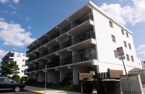 North Ocean City Condo | Air-conditioned condo with private laundry - walk to the beach & Northside Park