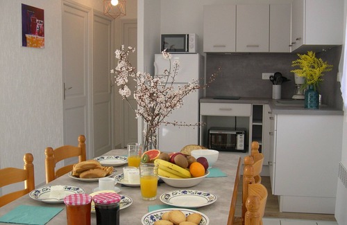 Chauzon House | Air-conditioned gîte, Chauzon, Ardèche Méridionale.