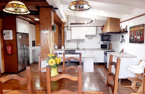 Velilla-Taramay House | AIR CONDITIONED HOUSE POOL PARKING WIFI NEAR THE CENTER AND BEACH ALMUÑECAR.