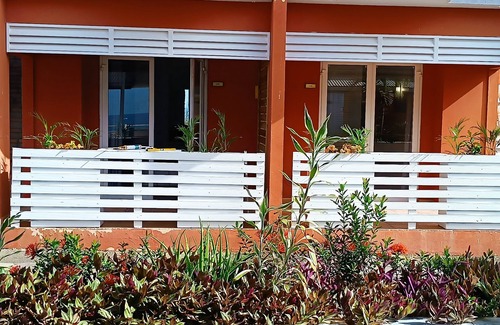 Tartane Apartment | Air-conditioned studio with separate bathroom