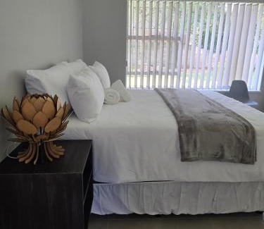 Ekurhuleni Apartment | Airport Fresh Lodge