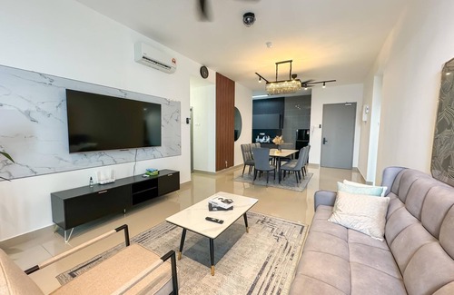 Kuala Lumpur Apartment | AJ Suites by Rilaks, 3 Bedrooms 3 Baths for 7 Guests in KL North