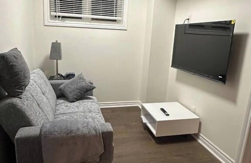 Ajax Apartment | Ajax City Suite