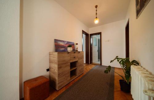 Odorheiu Secuiesc Apartment | Akác Apartmanház