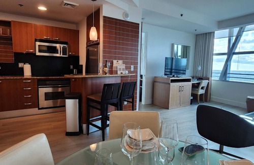 Brickell Apartment | AKA Condo in Brickell 31th Floor by Palermo Home