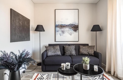Santo Condestavel Apartment | Akicity Ourique Grey