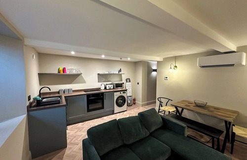 Halifax House | Akroyd House - The Piece Hall Room, A brand new stunning guest house, town centre location with park