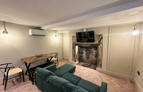 Halifax House | Akroyd House - The Piece Hall Room, A brand new stunning guest house, town centre location with park