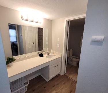 South Central Omaha Apartment | Aksarben Gem-Easy access to I-80