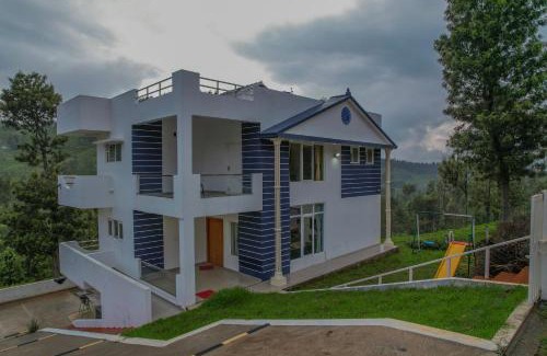 Kotagiri Villa | Akshu's Nest - 4 BR Villa with Tea Gardens View