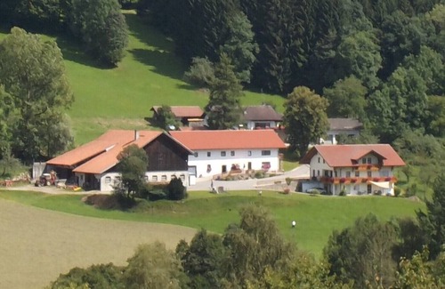 Maibrunn Apartment | aktivCard apartment at the Lindenhof