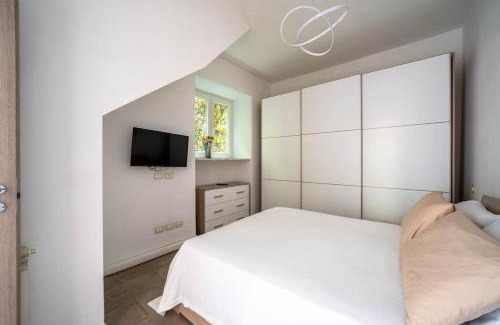 Rocca di Papa House | Al Belvedere A cozy with hills and village view