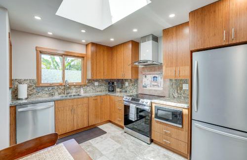 East End Apartment | Alameda Studio with Patio 3 Mi to Oakland Coliseum!